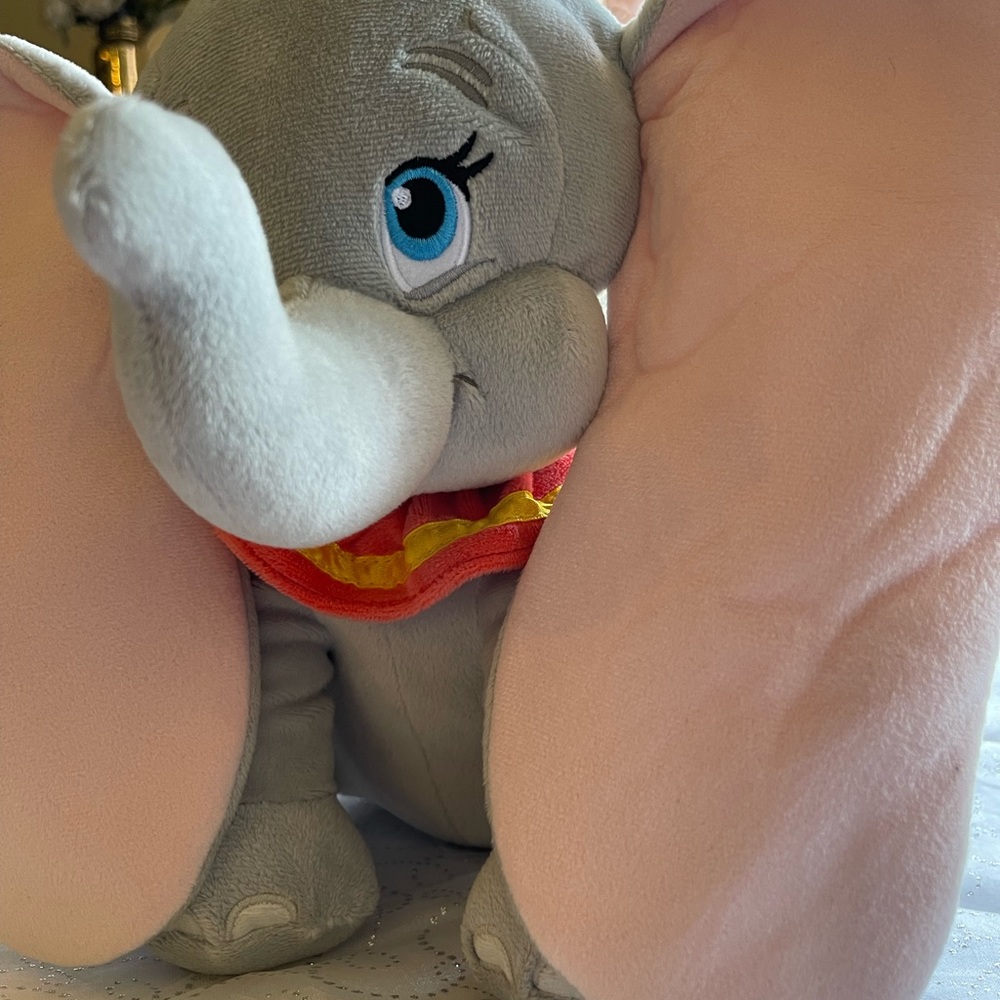 Dumbo - Picture 3 of 9